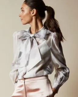 Ted Baker Mirta Floral Pussy Bow Blouse in Ivory Print in Size 2/AU 10 for rent on The Volte - image 3