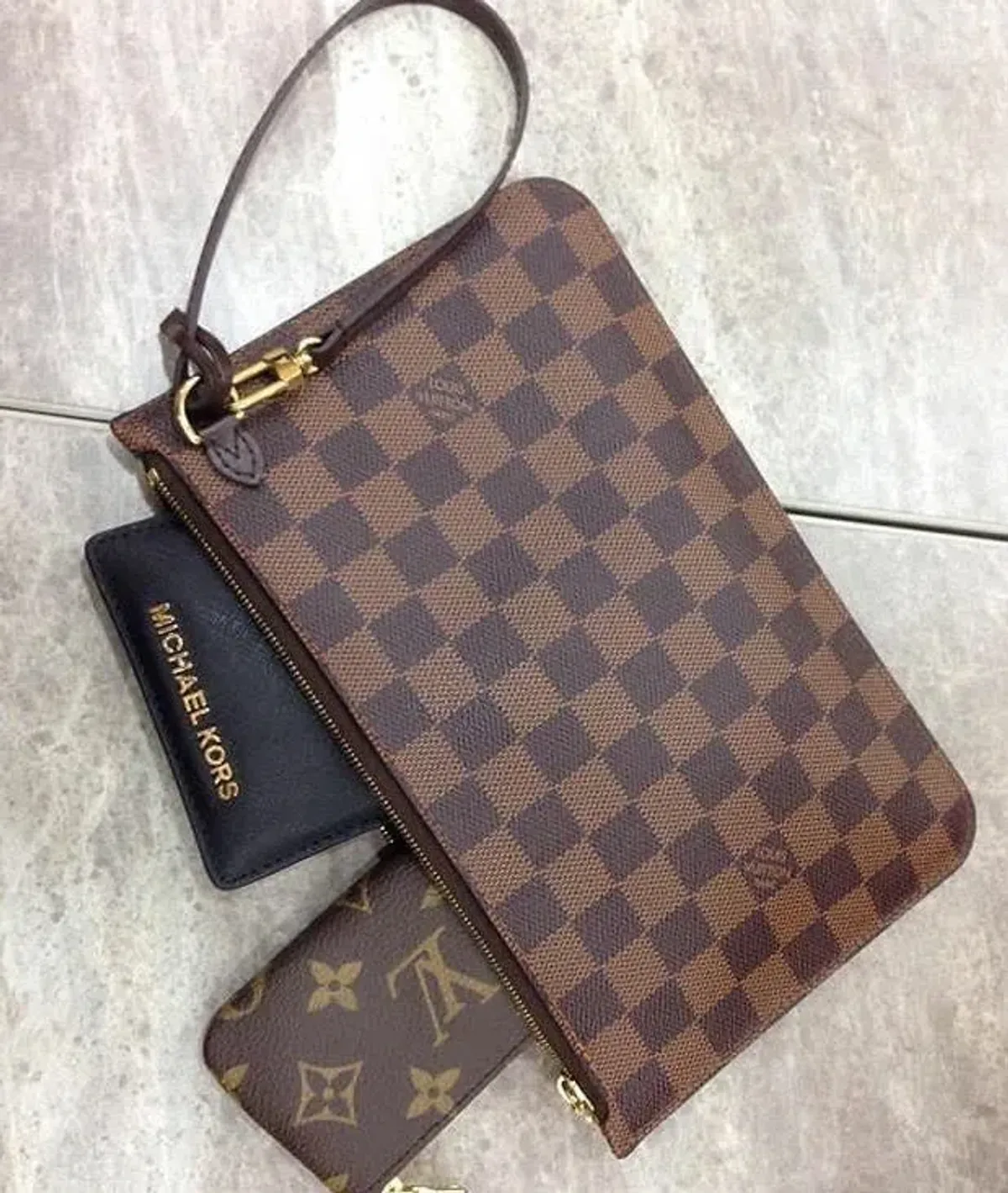Louis Vuitton Neverfull Damier Wristlet - Image 2
