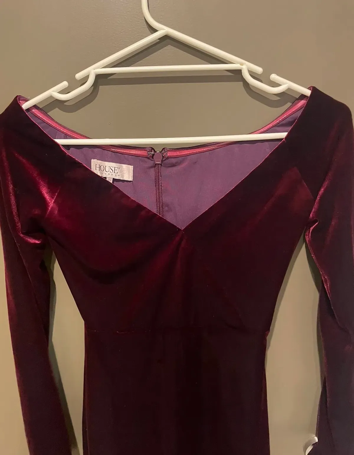 House Of CB Martinella Velvet Off Shoulder Pencil Dress Red Wine Size 6 - Image 5