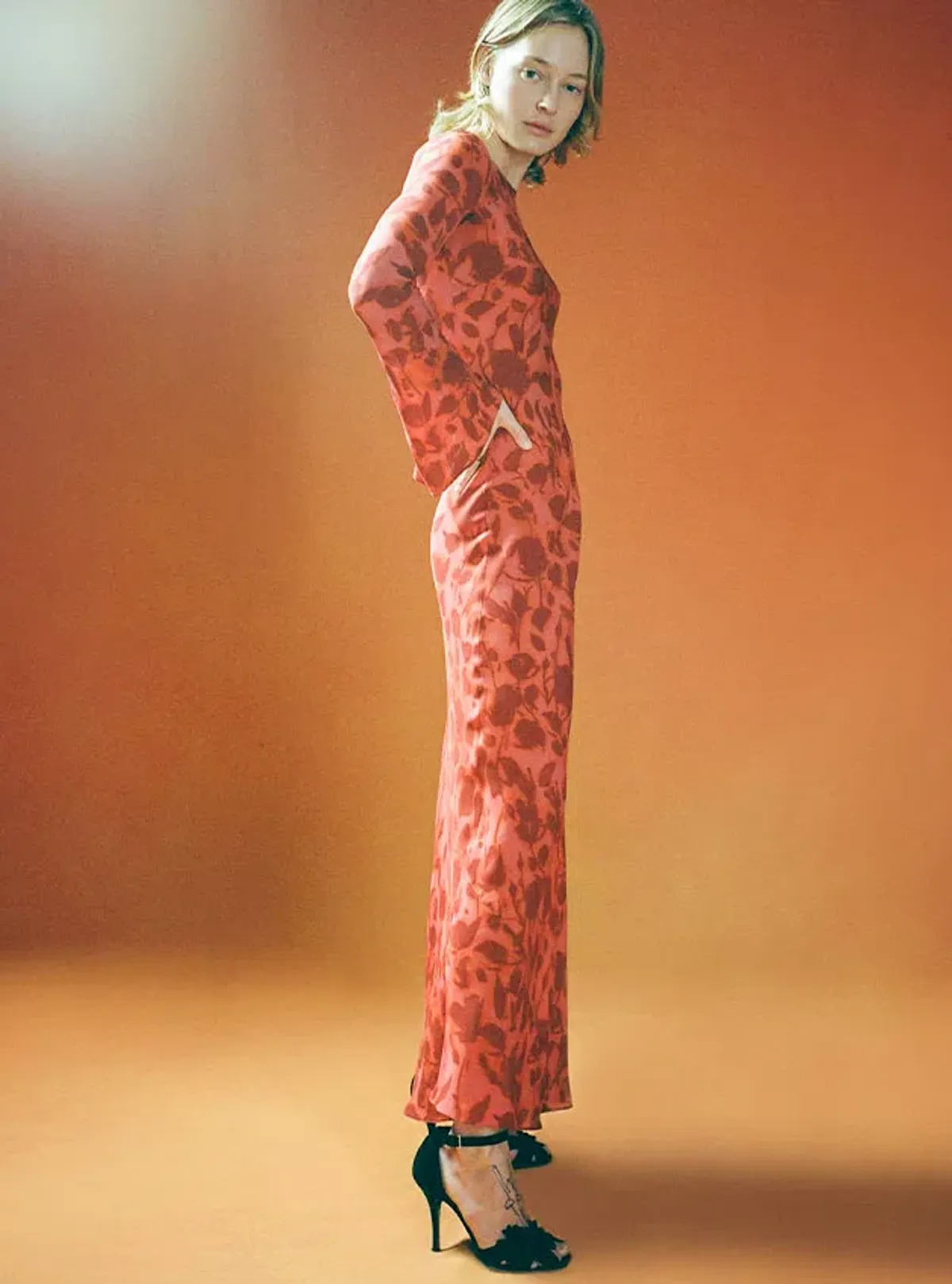Realisation Par The Gia In Havana Size 6 - Image 2