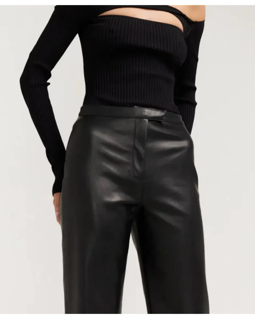 Henne Sanna Pant Black Size AU 14 for rent on The Volte - main image