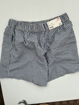 Uniqlo Women's Blue Seersucker Shorts Size L for rent on The Volte - image 1