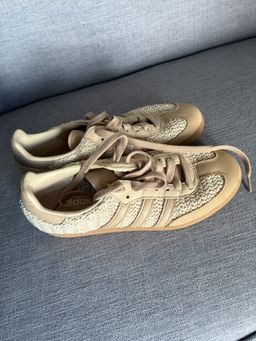 Adidas Women's Beige Textured Lace-Up Sneaker Size 7 for rent on The Volte - image 3