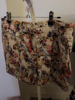Jigsaw Women's Floral Pleated Tailored Shorts Size 10 for rent on The Volte - image 1