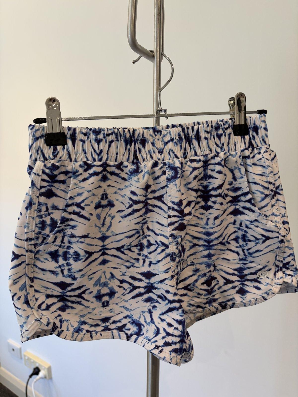 Piping Hot Women's Blue Tie-Dye Board Shorts Size 10 - Image 2