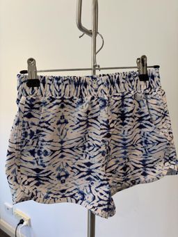 Piping Hot Women's Blue Tie-Dye Board Shorts Size 10 for rent on The Volte - image 2