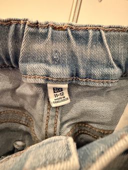 Uniqlo Kids Relaxed Fit Jeans Size 11-12 Blue for rent on The Volte - image 2