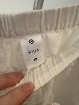 Target Girls Pull-On Shorts Size 12 White for rent on The Volte - image 2