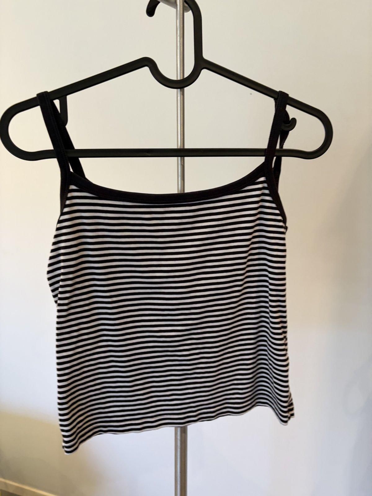 Uniqlo Women's Striped Ribbed Cami Tank Top Size S - Image 2