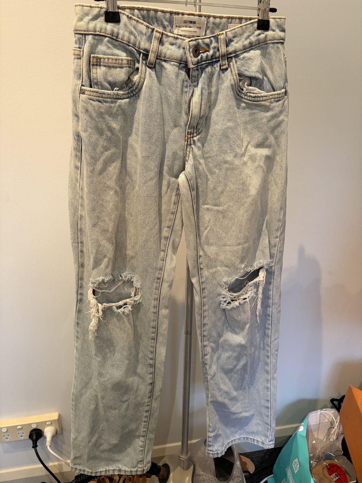 Cotton On Women's Straight Leg Ripped Jeans Size 6 Light Blue - Image 1