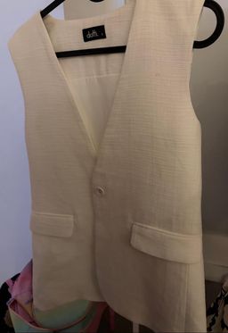 Dotti Women's Sleeveless Longline Vest Size 8 Cream for rent on The Volte - image 1
