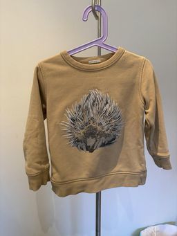 Country Road Kids Echidna Print Sweatshirt Size 4 for rent on The Volte - image 1