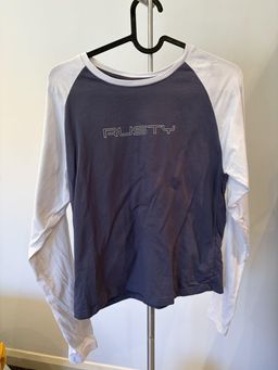 Rusty Women's Raglan Long Sleeve Tee Grey White Size 10 for rent on The Volte - image 2
