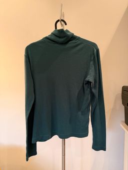 Uniqlo Women's Green Fleece Turtleneck XS for rent on The Volte - image 2