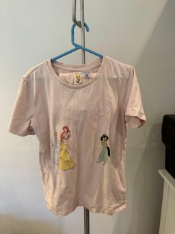 Disney Princess Girls' T-Shirt Size 8 Pink for rent on The Volte - image 2
