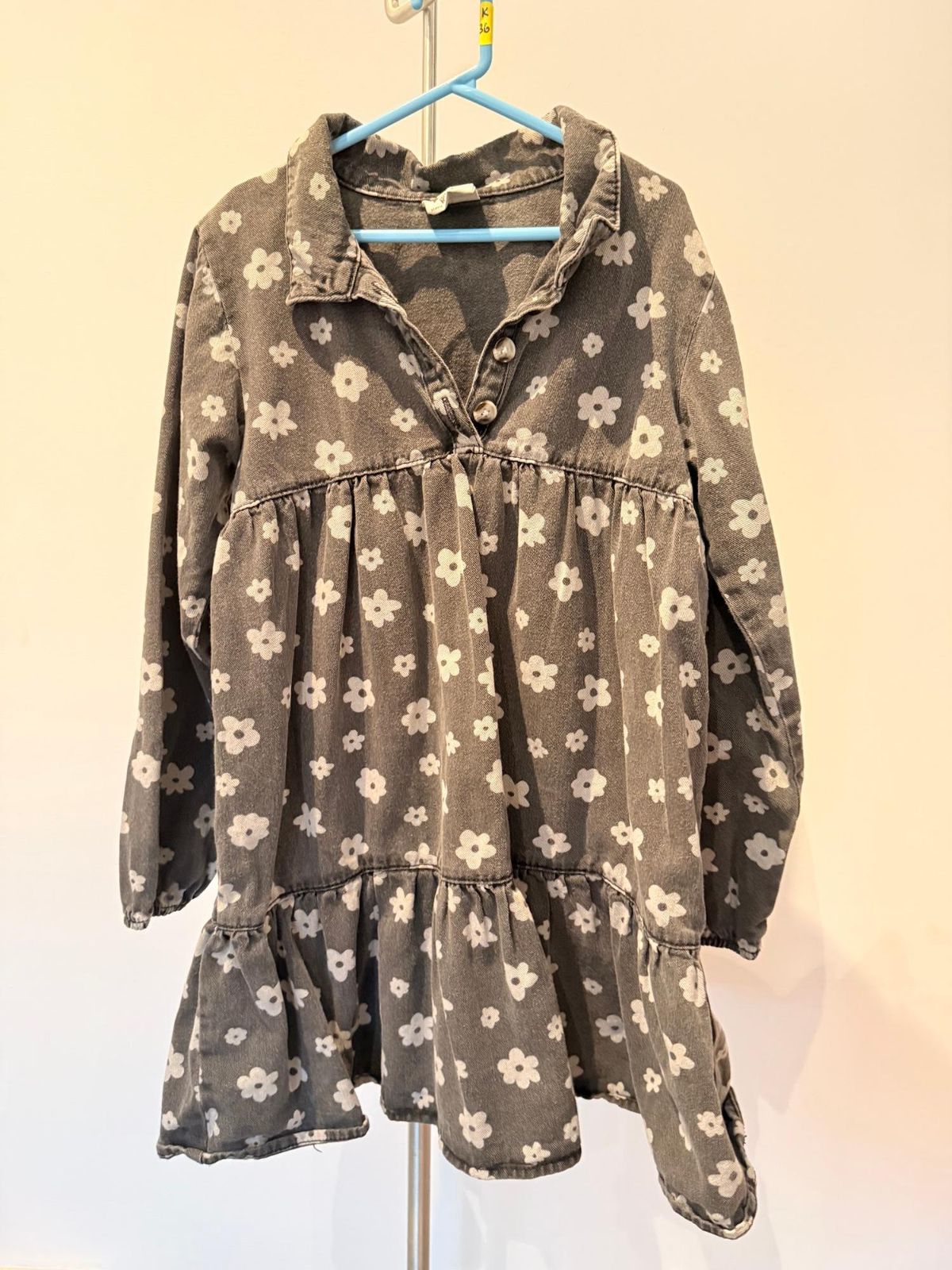 Cotton On Kids Girls Denim Mini Dress Grey Floral 9-10Y - Image 1