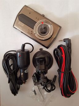 Yunkaiming T901 Dashcam 4" Display Uber Taxi for rent on The Volte - image 3