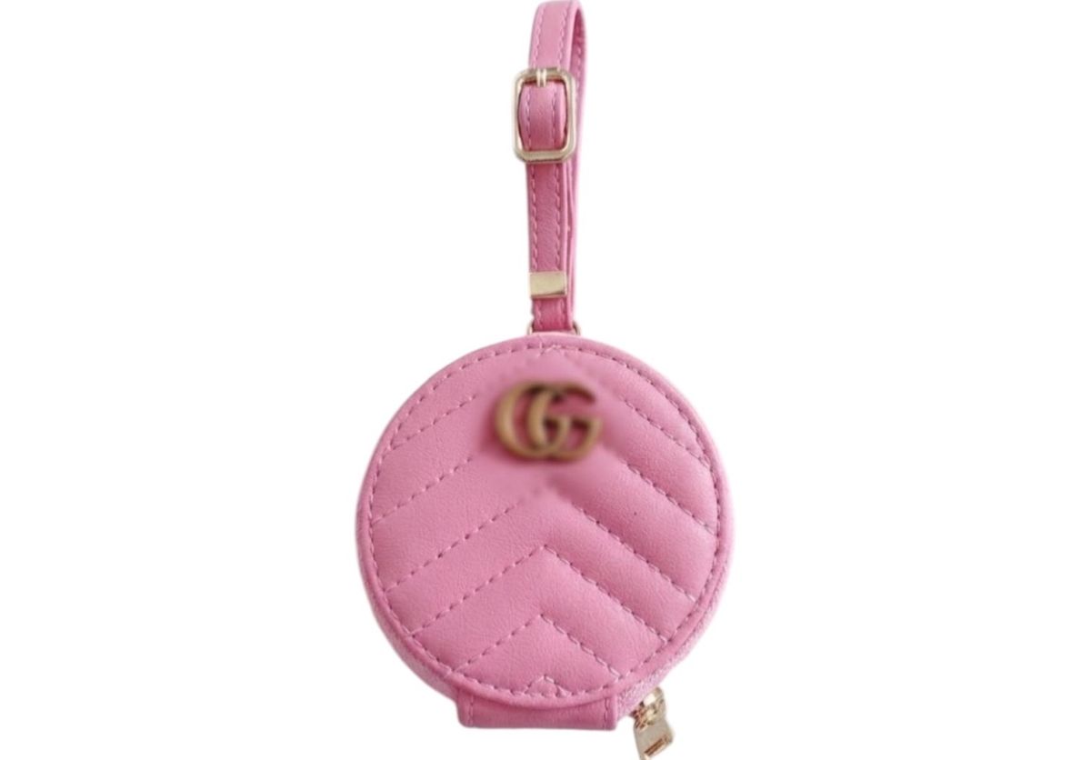 Gucci Pink Quilted AirPod Case Gold-Tone - Image 1