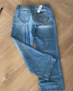 Rolla's Women's Heidi Low Rise Straight Jeans Size 30 Blue for rent on The Volte - image 2