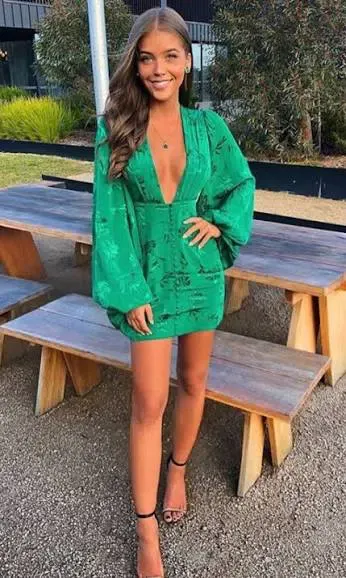 rat and boa isabella dress green Rat & Boa Isabella dress is all kinds of amazing this style has a plunging neckline but for anyone with a bigger bust- we can stitch up the front so you