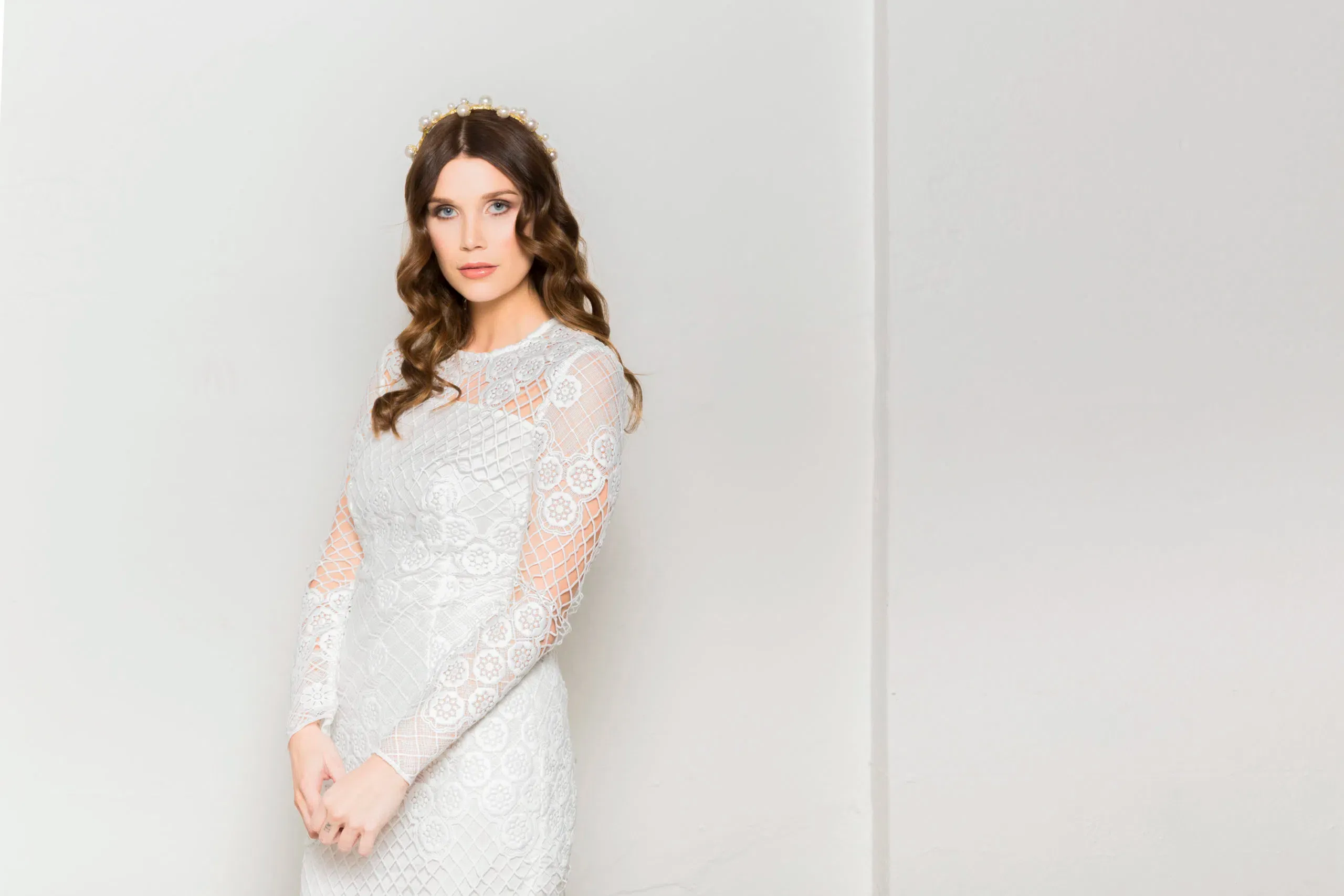 Kyha Studios Chosen Bridal Sheath Veil White | The Volte