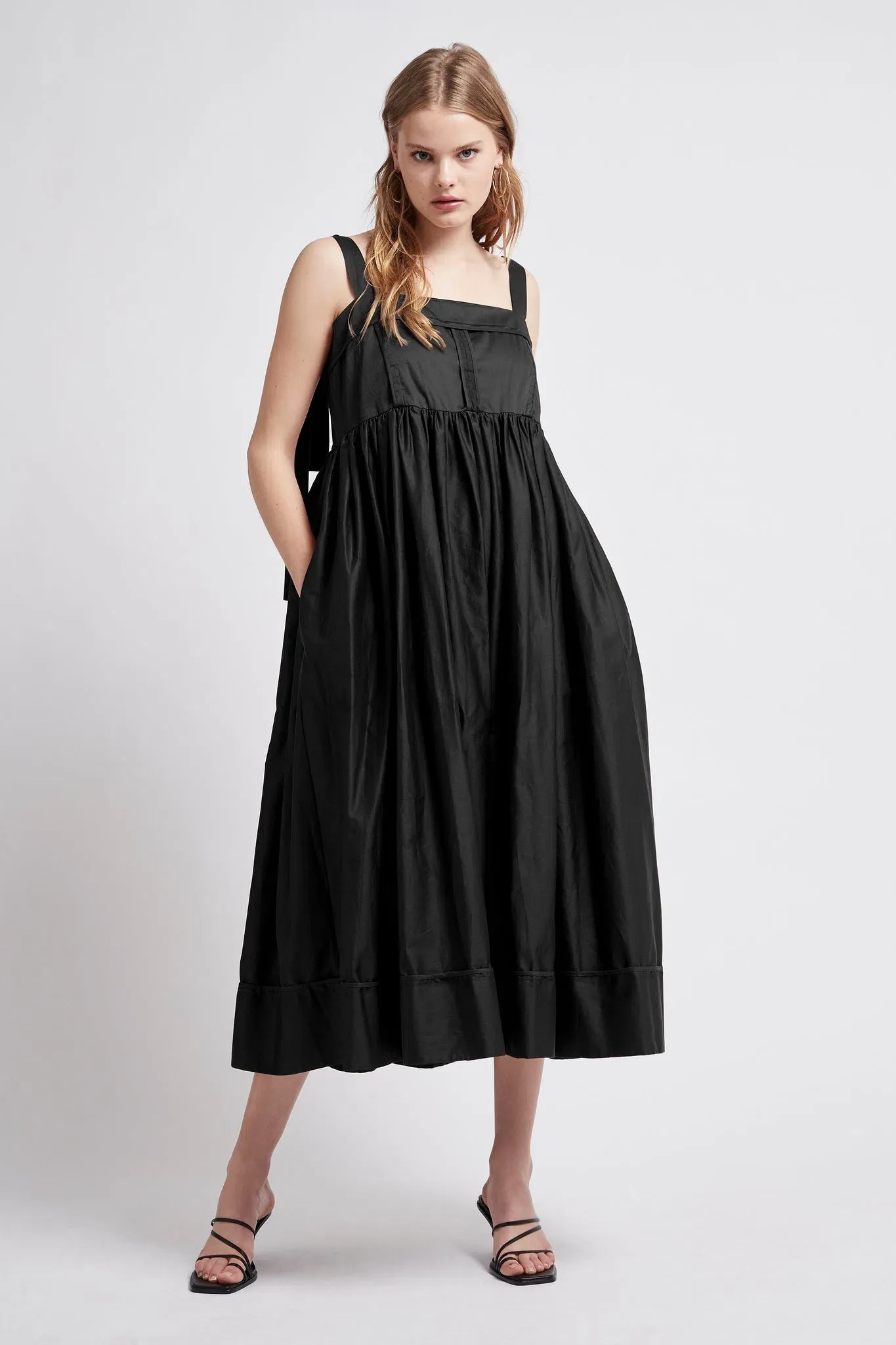 aje savoy midi dress Aje Savoy Midi Dress in Black Size 6