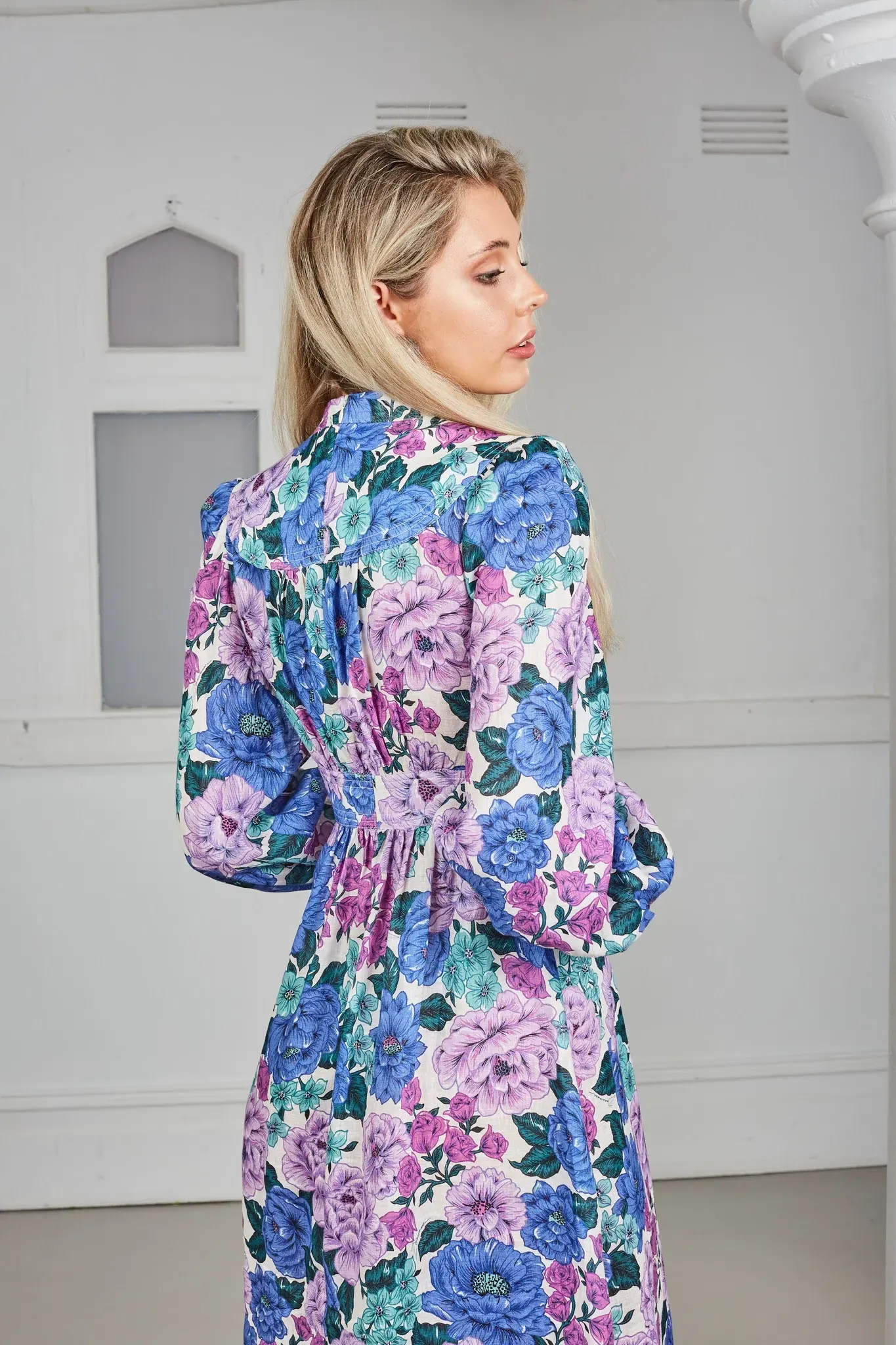zimmermann poppy plunge midi dress Zimmermann Poppy Plunge Midi Dress Lilac Floral Size 3